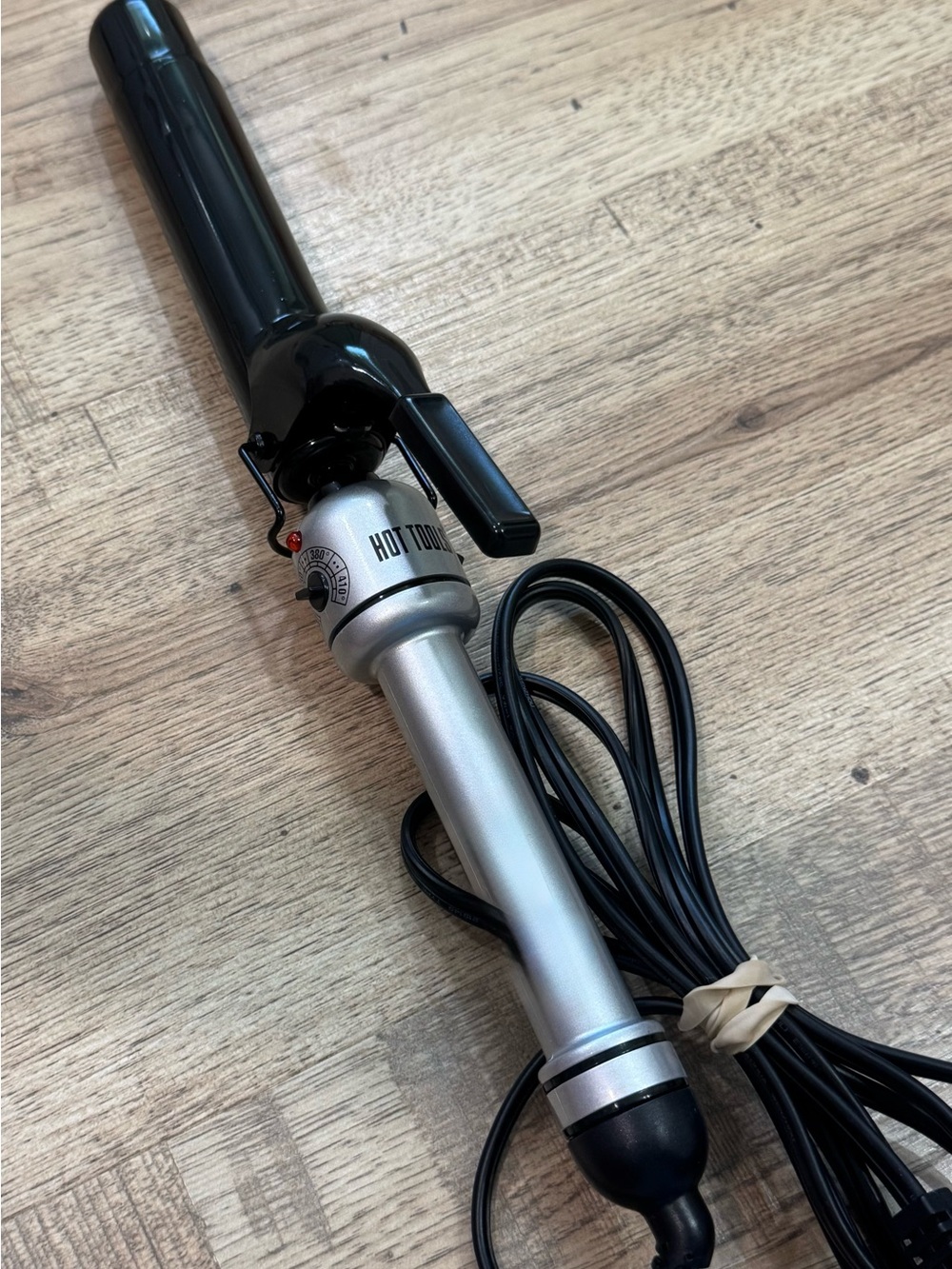 Hot Tools Silver Curling Iron - Professional Hair Styling. 1 inch
